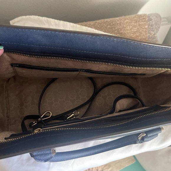 Michael Kors Large Tote Bag - Picture 2 of 5